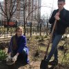 Щоб у серці сонце завжди сходило щасливо - Ви садіть дерева й квіти, хай ростуть на диво !