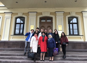 Лекції від практиків для студентів-міжнародників: Вів’єн Вокер про публічну дипломатію Лекції від практиків для студентів-міжнародників: Вів’єн Вокер про публічну дипломатію